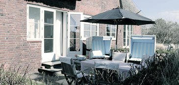 Terrasse, Strandkörbe, Sonnenschirm